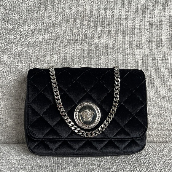 One day SALE!! Versace La Medusa icon velvet leather quilted crossbody bag NEW - Picture 2 of 9